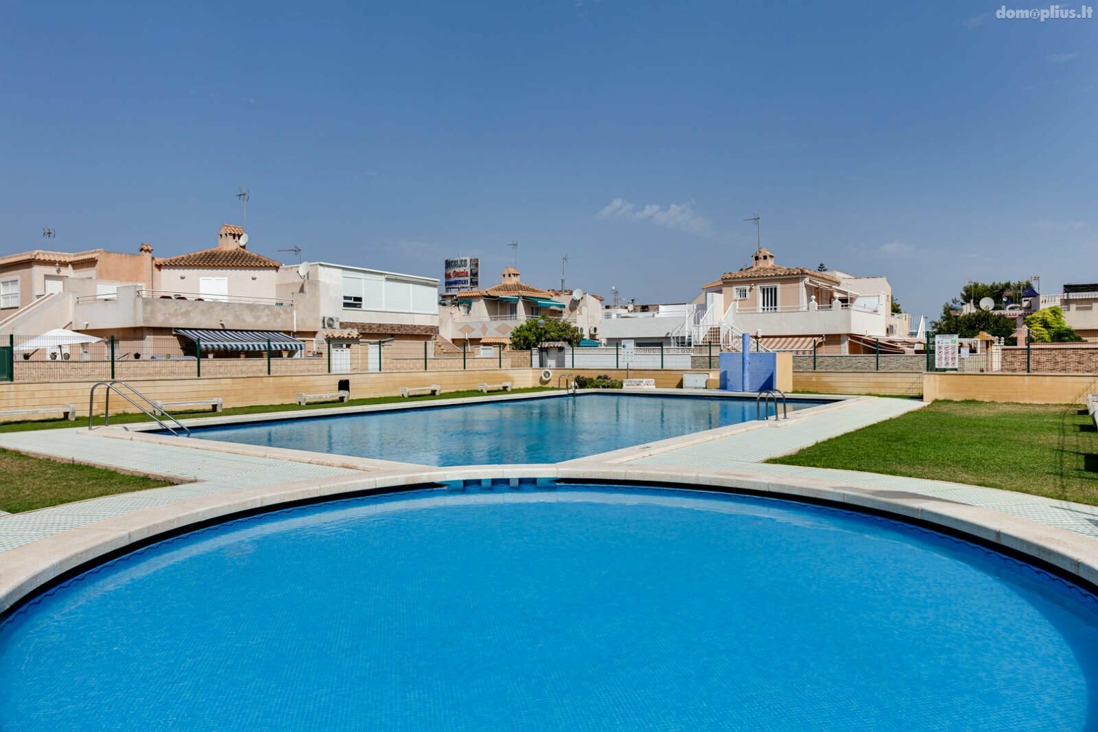 Parduodamas sublokuotas namas Ispanijoje, Torrevieja