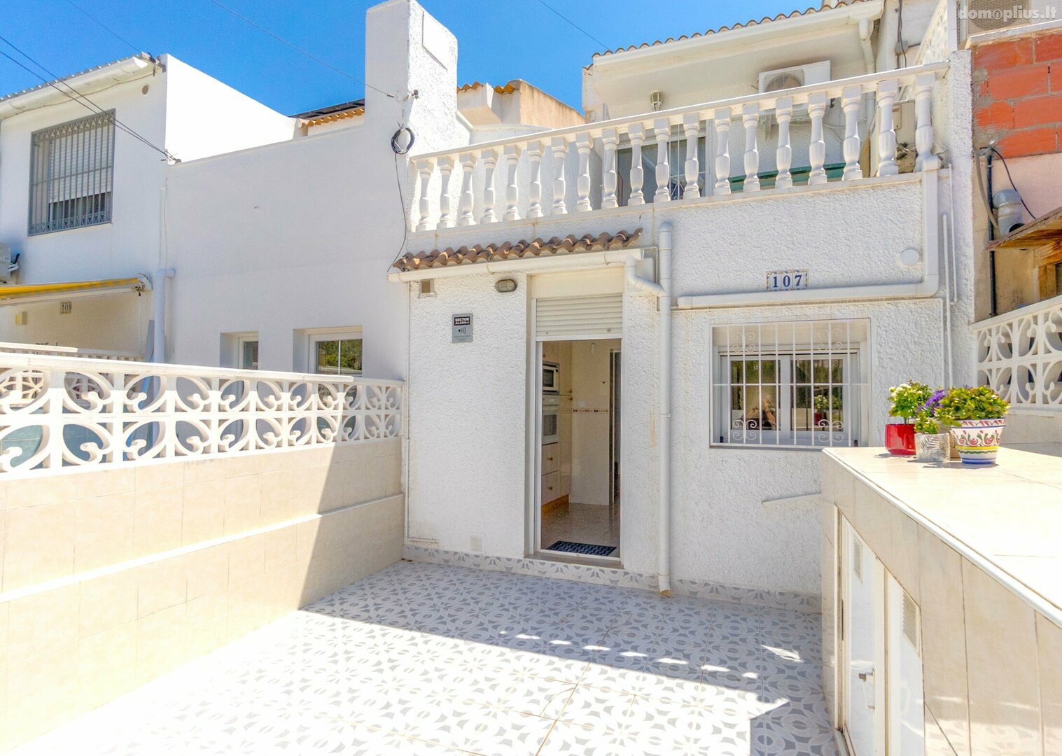 Parduodamas sublokuotas namas Ispanijoje, Torrevieja