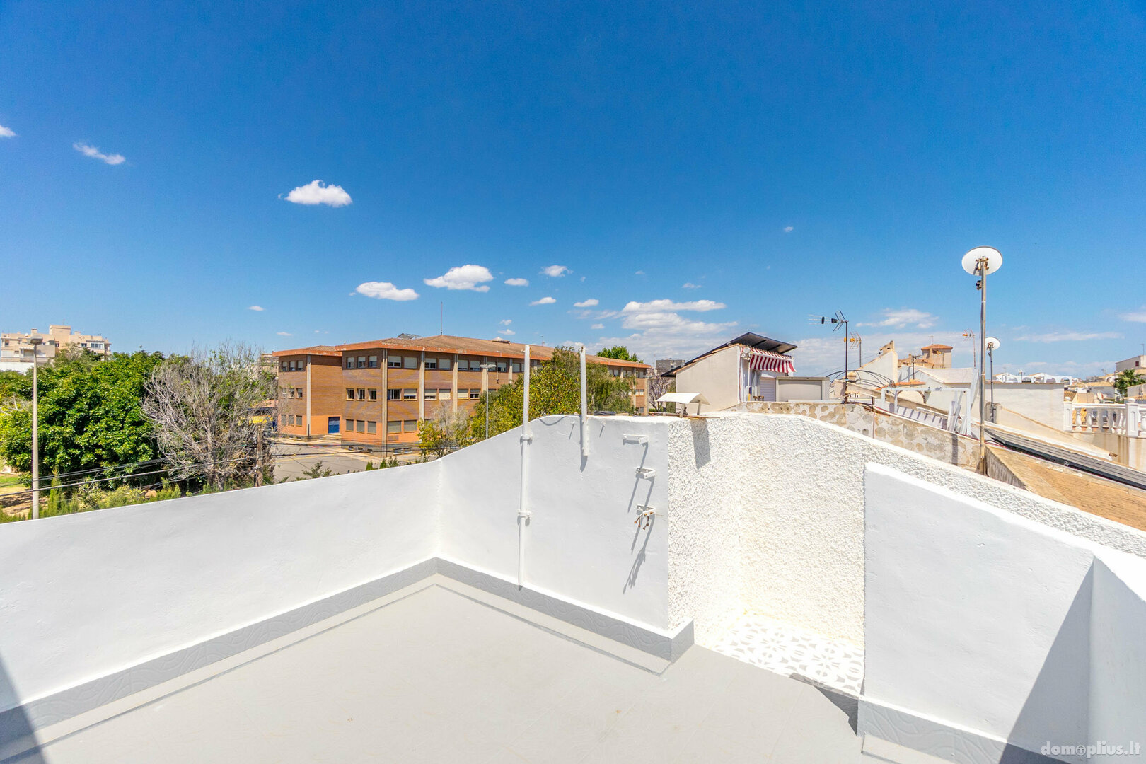 Parduodamas sublokuotas namas Ispanijoje, Torrevieja