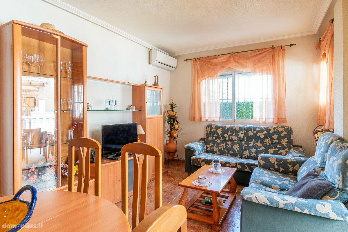 Parduodamas sublokuotas namas Ispanijoje, Torrevieja