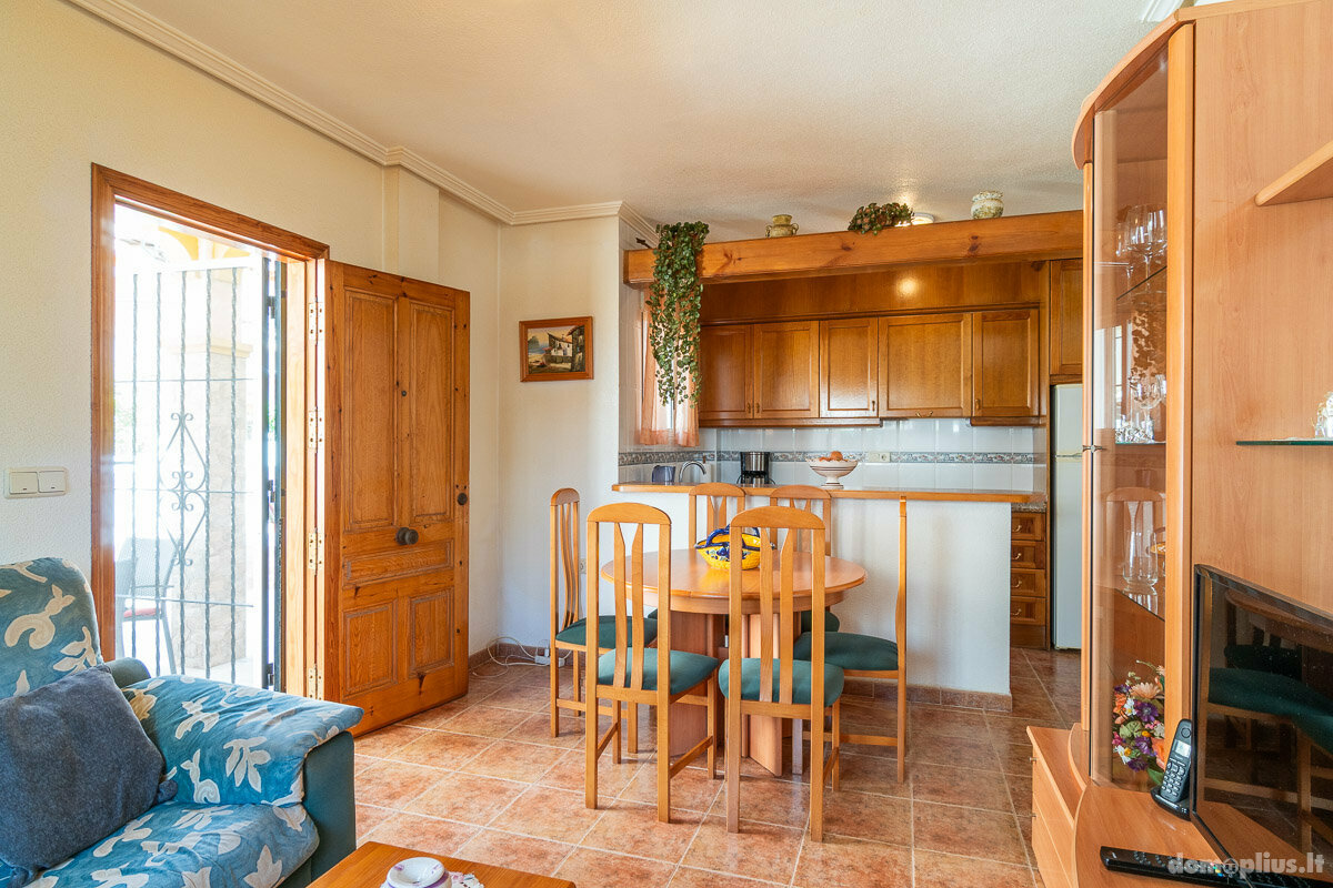 Parduodamas sublokuotas namas Ispanijoje, Torrevieja