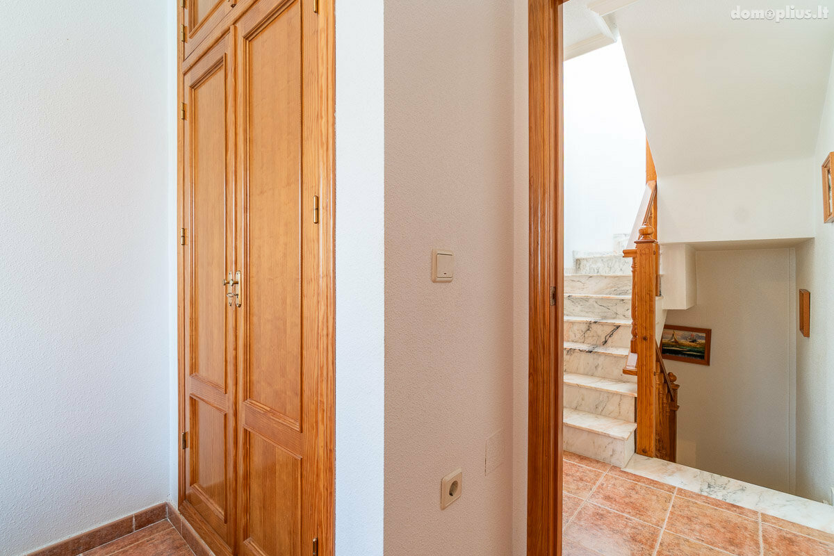 Parduodamas sublokuotas namas Ispanijoje, Torrevieja
