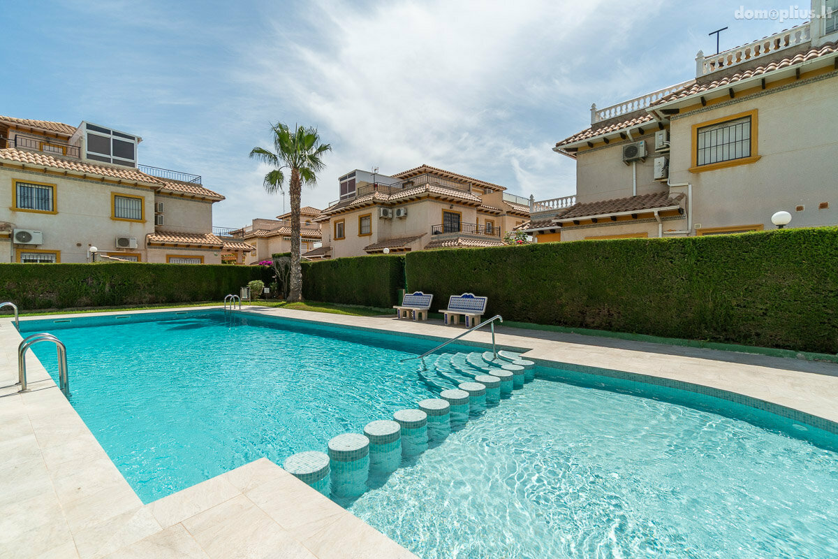 Parduodamas sublokuotas namas Ispanijoje, Torrevieja