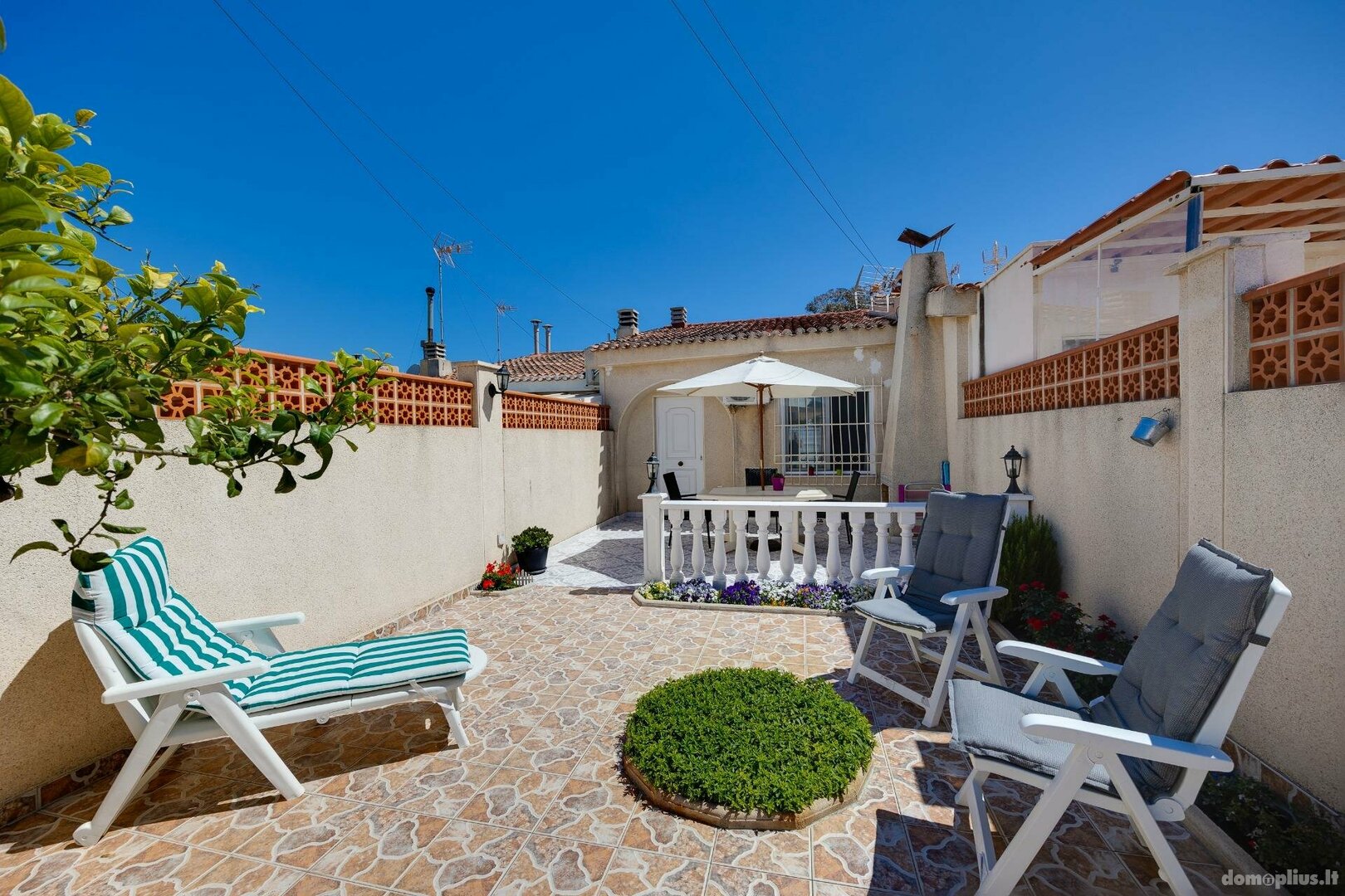 Parduodamas sublokuotas namas Ispanijoje, Torrevieja