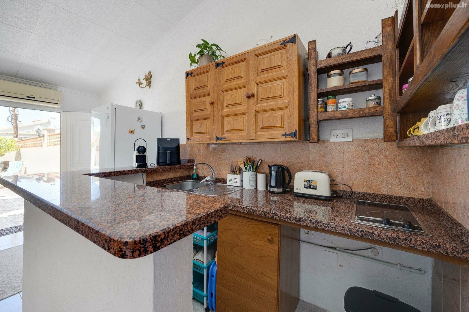 Parduodamas sublokuotas namas Ispanijoje, Torrevieja