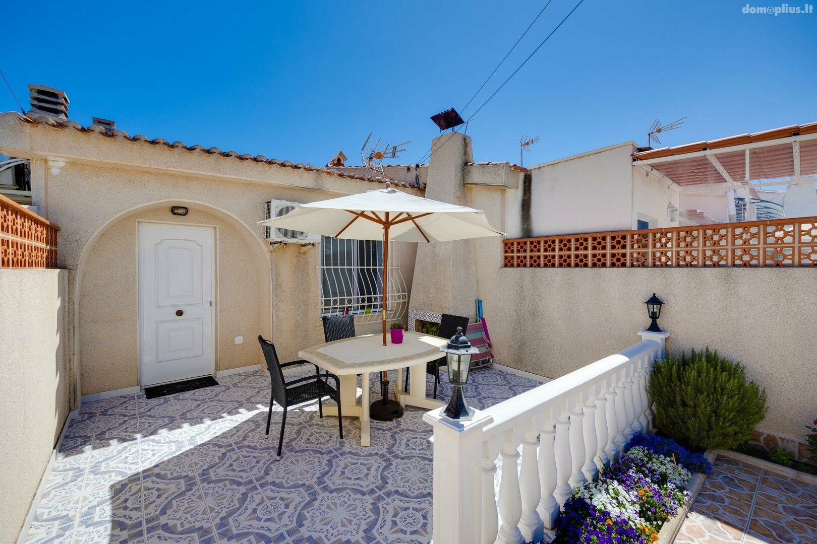 Parduodamas sublokuotas namas Ispanijoje, Torrevieja