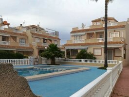 Parduodamas sublokuotas namas Ispanijoje, Torrevieja