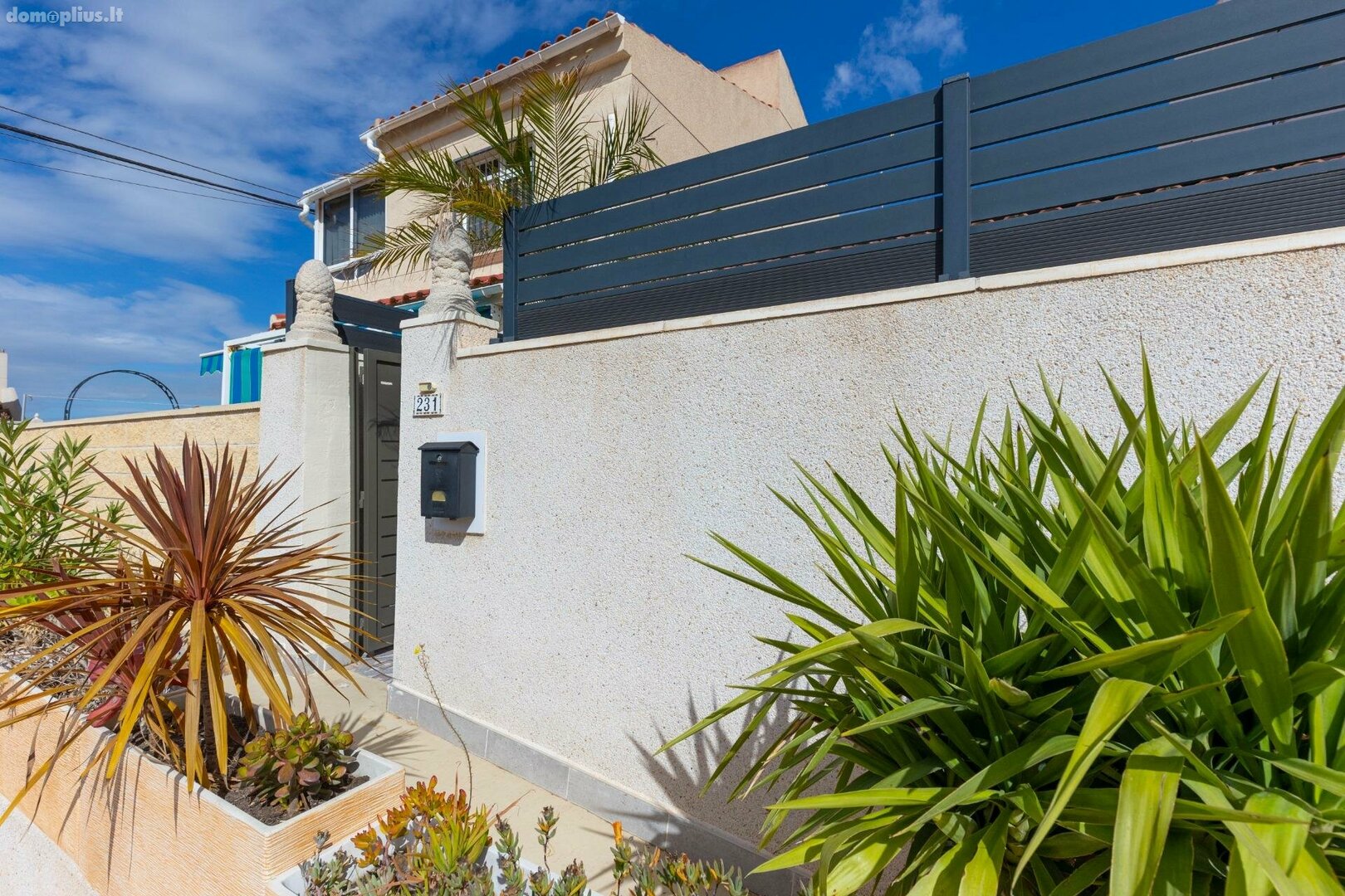 Parduodamas sublokuotas namas Ispanijoje, Torrevieja
