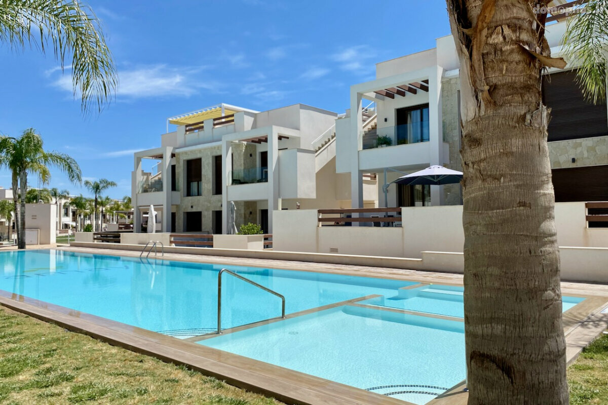 Parduodamas sublokuotas namas Ispanijoje, Torrevieja