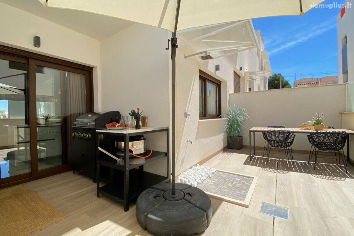 Parduodamas sublokuotas namas Ispanijoje, Torrevieja