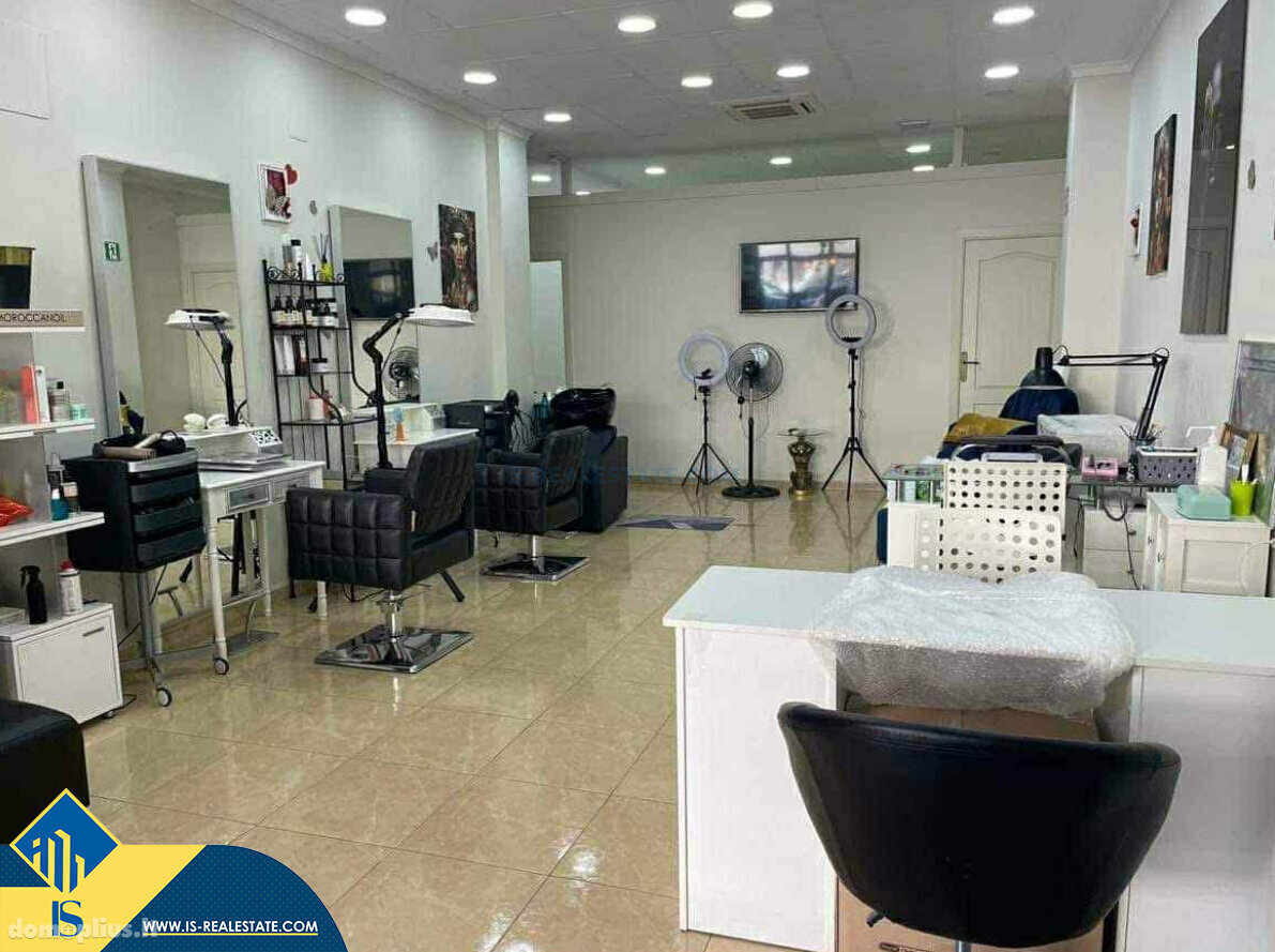 Продаётся Торговое/сервисное помещения Испания, Torrevieja