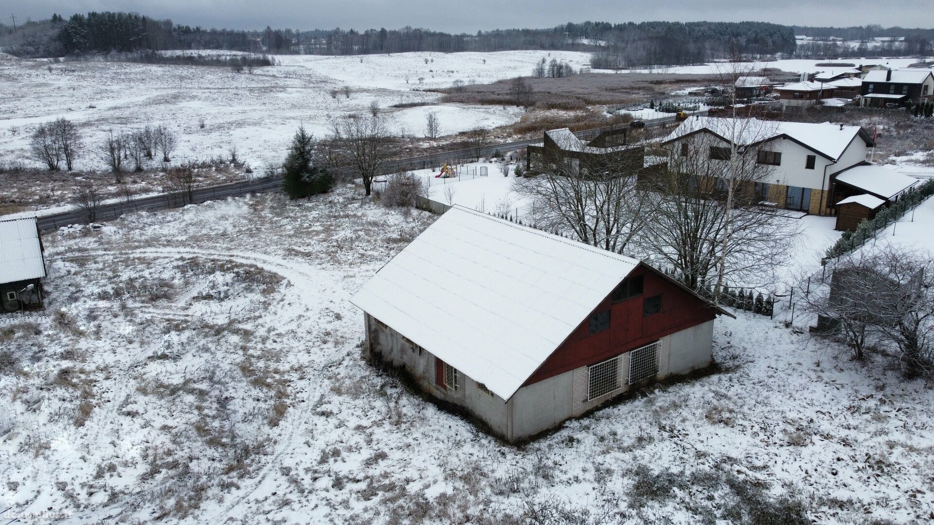 Parduodamos Sandėliavimo / Prekybos ir paslaugų / Gamybos ir sandėliavimo patalpos Vilniaus rajono sav., Riešėje, Ežero g.