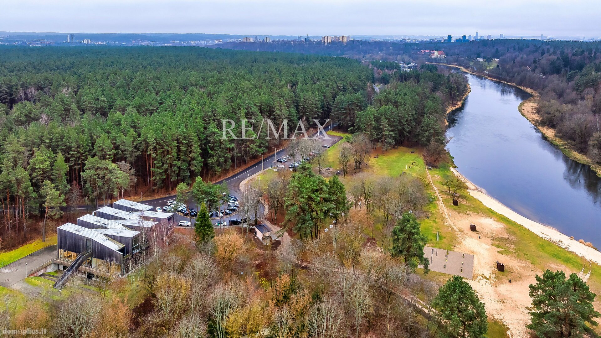 Parduodamos Biuro / Turizmo ir rekreacijos / Prekybos ir paslaugų patalpos Vilniuje, Valakampiuose, Vaidilutės g.