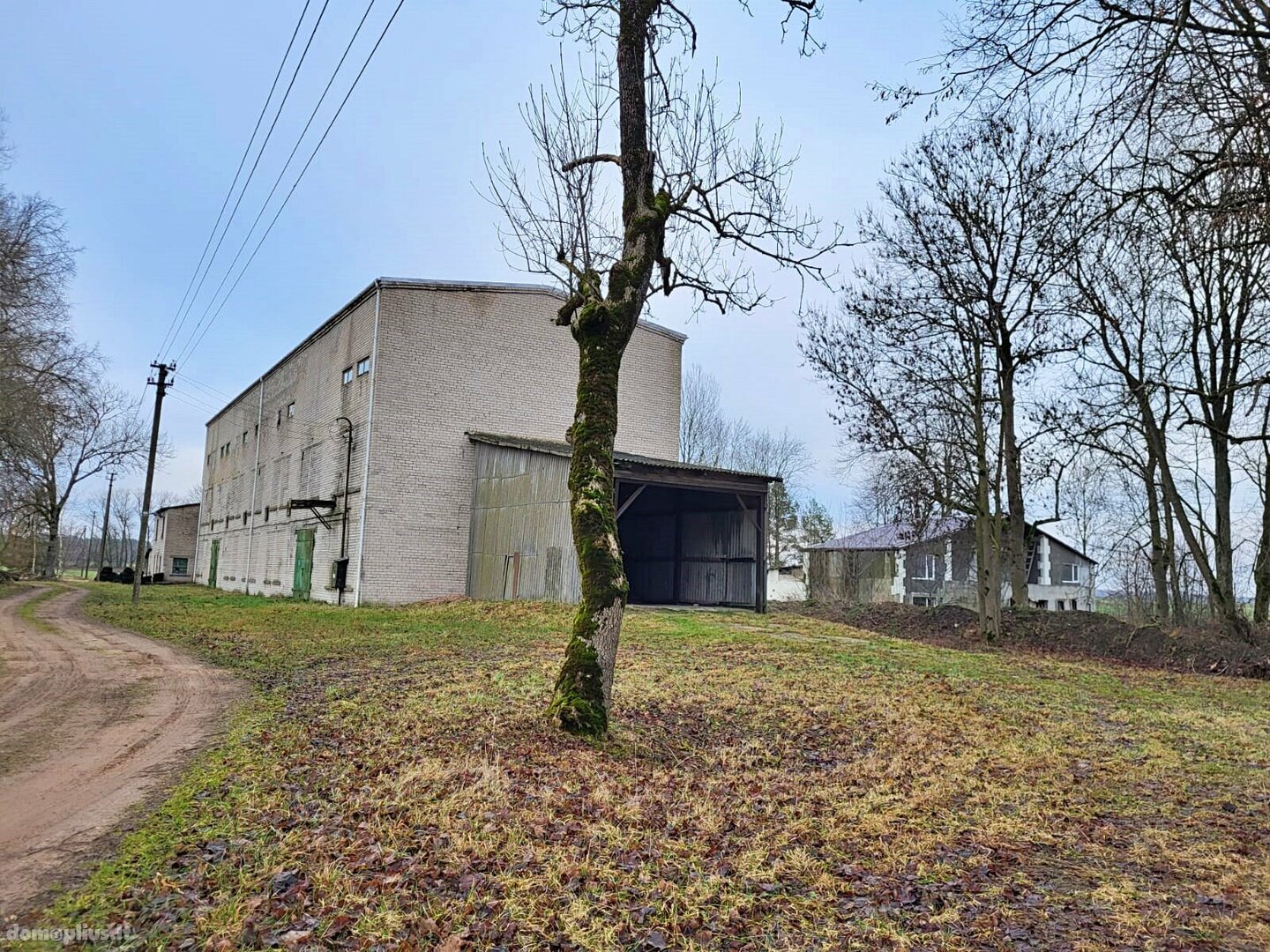 Parduodamos Gamybos ir sandėliavimo / Kita patalpos Panevėžio rajono sav., Miežiškiuose, Dvaro g.