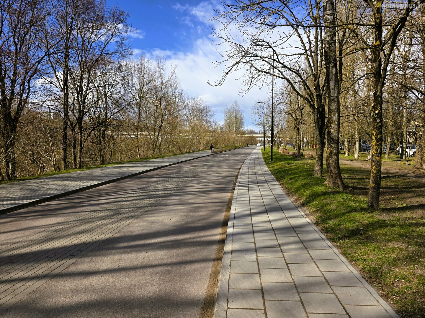 Sandėliavimo / Prekybos ir paslaugų / Gamybos ir sandėliavimo Patalpų nuoma Vilniuje, Antakalnyje, P. Vileišio g.