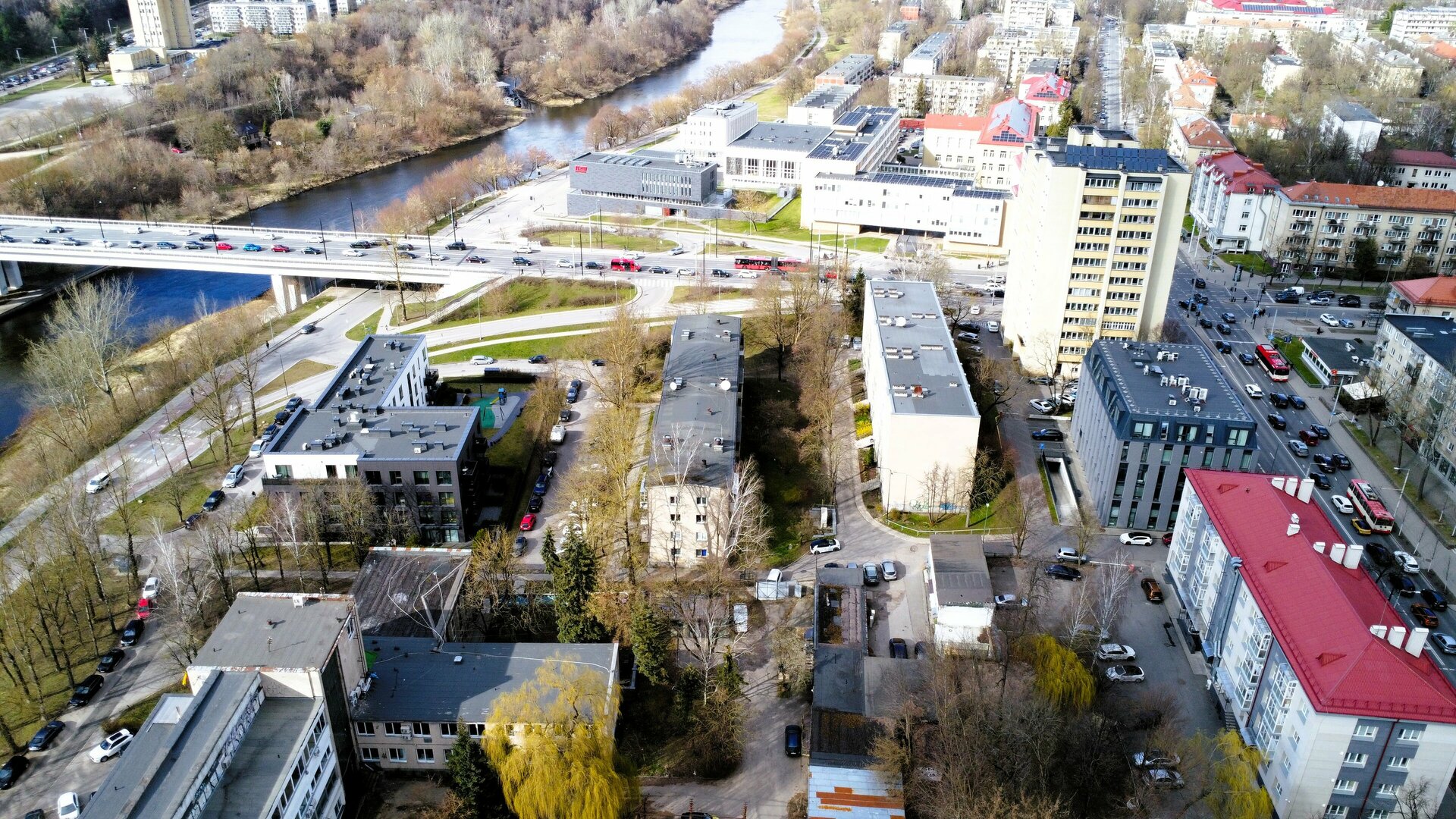Sandėliavimo / Prekybos ir paslaugų / Gamybos ir sandėliavimo Patalpų nuoma Vilniuje, Antakalnyje, P. Vileišio g.