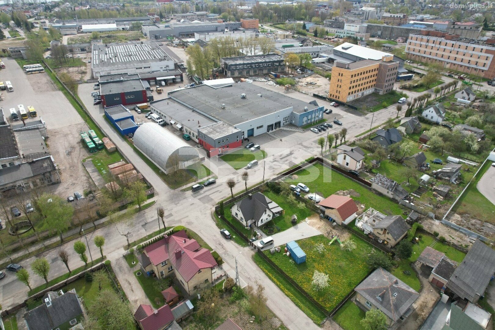 Parduodamos Gamybos ir sandėliavimo patalpos Šiauliuose, Gubernijoje, Šarūno g.