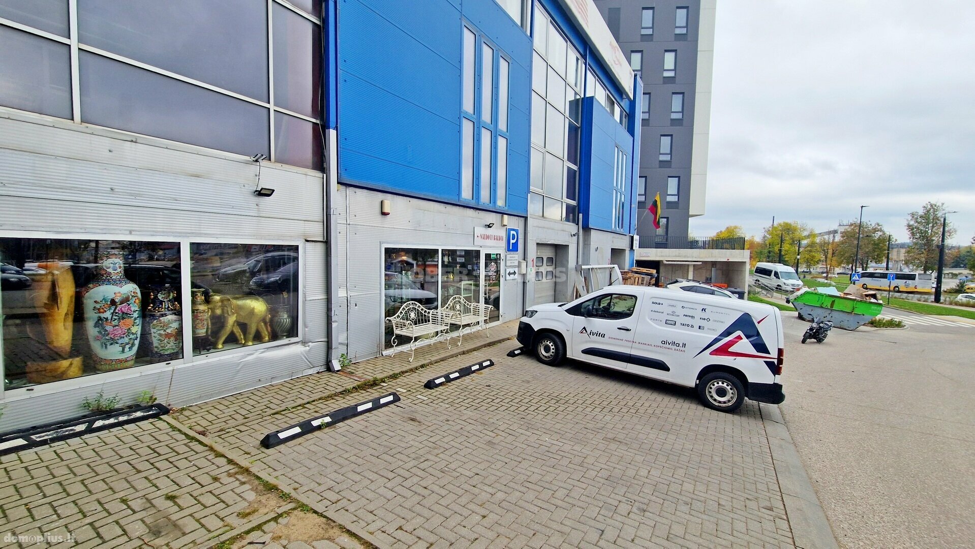 Parduodamos Prekybos ir paslaugų patalpos Vilniuje, Žirmūnuose, Kareivių g.