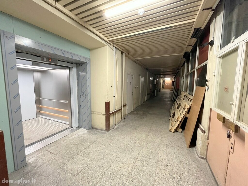 Для бюро / Производственнoe и складскoe / Складскoe Помещения в аренду Vilniuje, Šnipiškėse, Kalvarijų g.