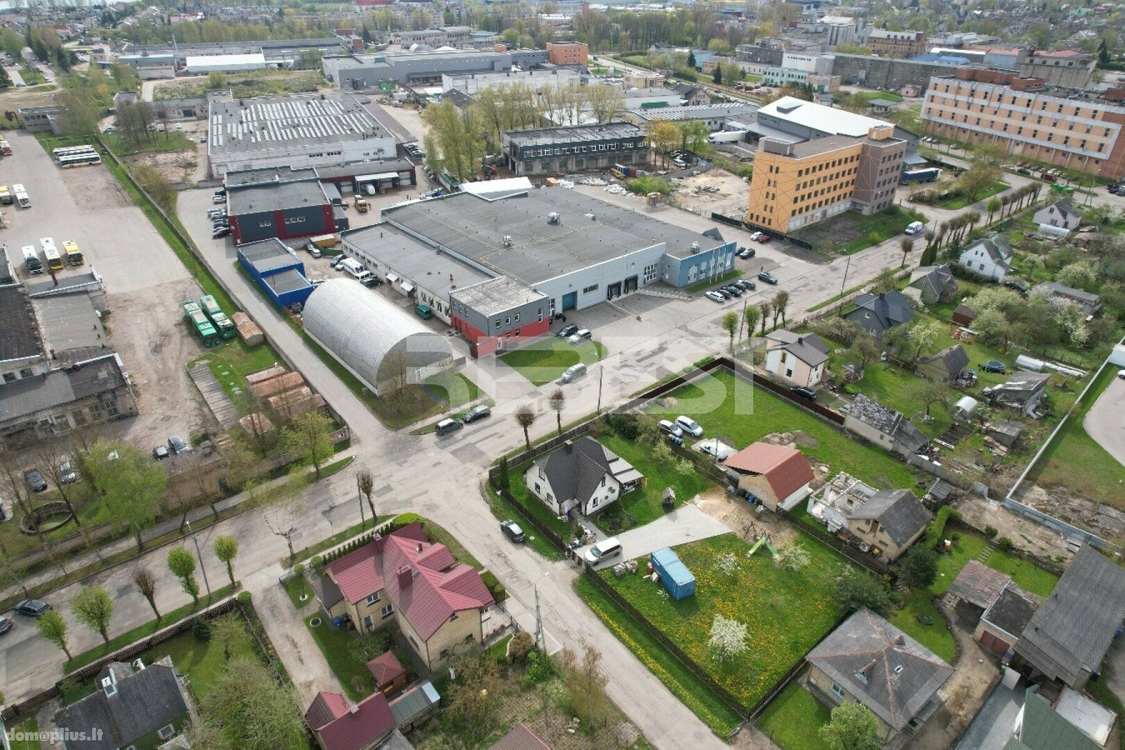 Parduodamos Gamybos ir sandėliavimo patalpos Šiauliuose, Gubernijoje, Šarūno g.