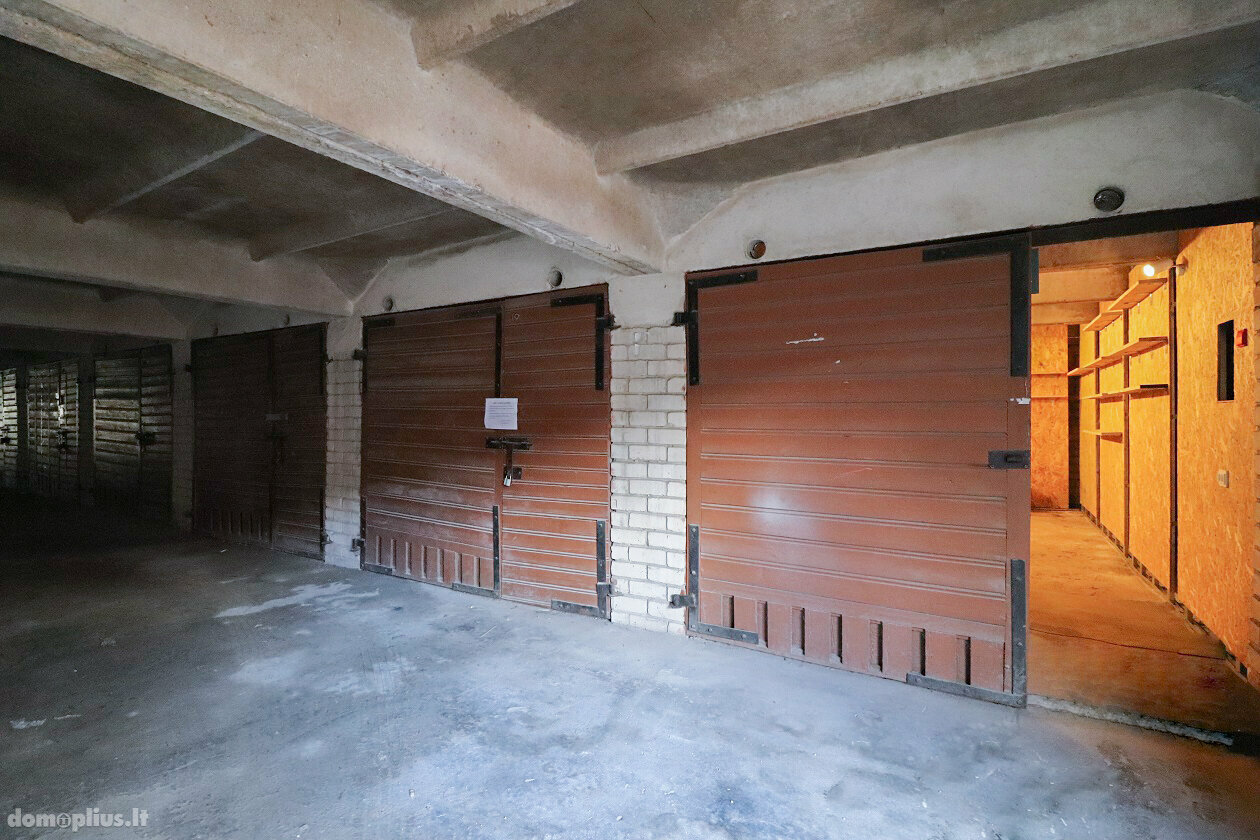 Garage for sale Vilniuje, Karoliniškėse, Algimanto Petro Kavoliuko g.