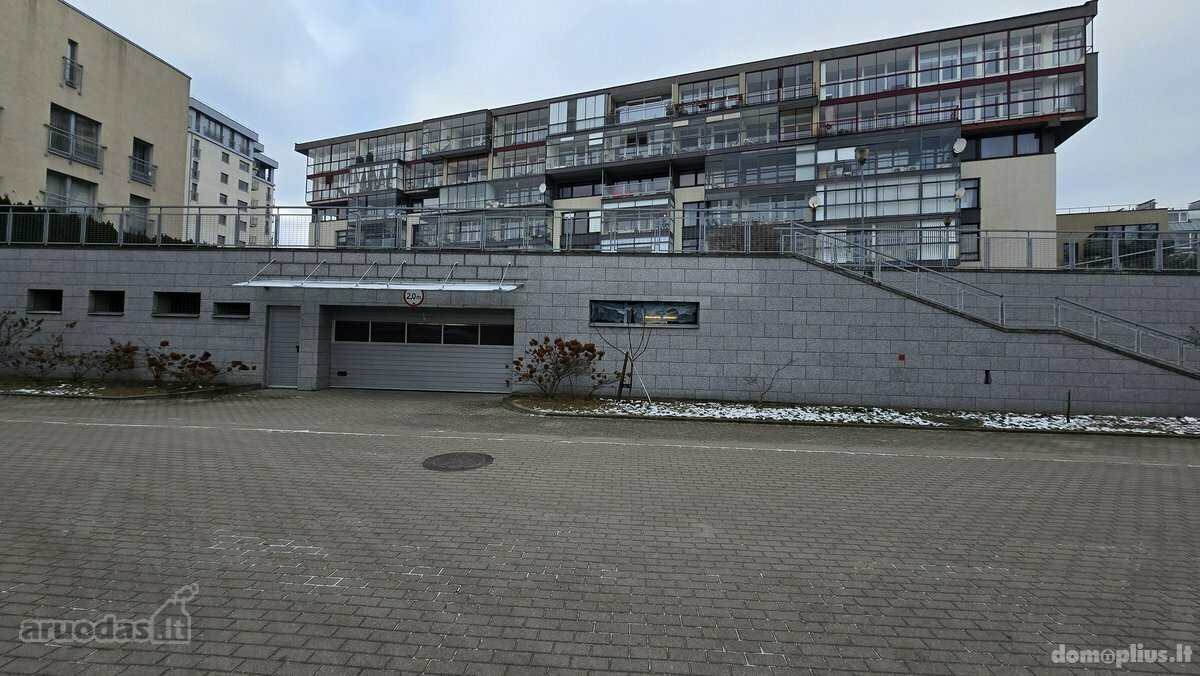Гараж Vilniuje, Žirmūnuose, Raitininkų g.
