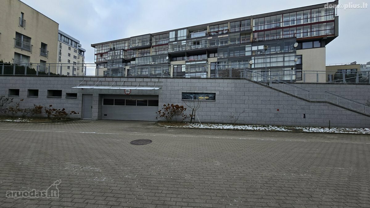 Гараж Vilniuje, Žirmūnuose, Raitininkų g.