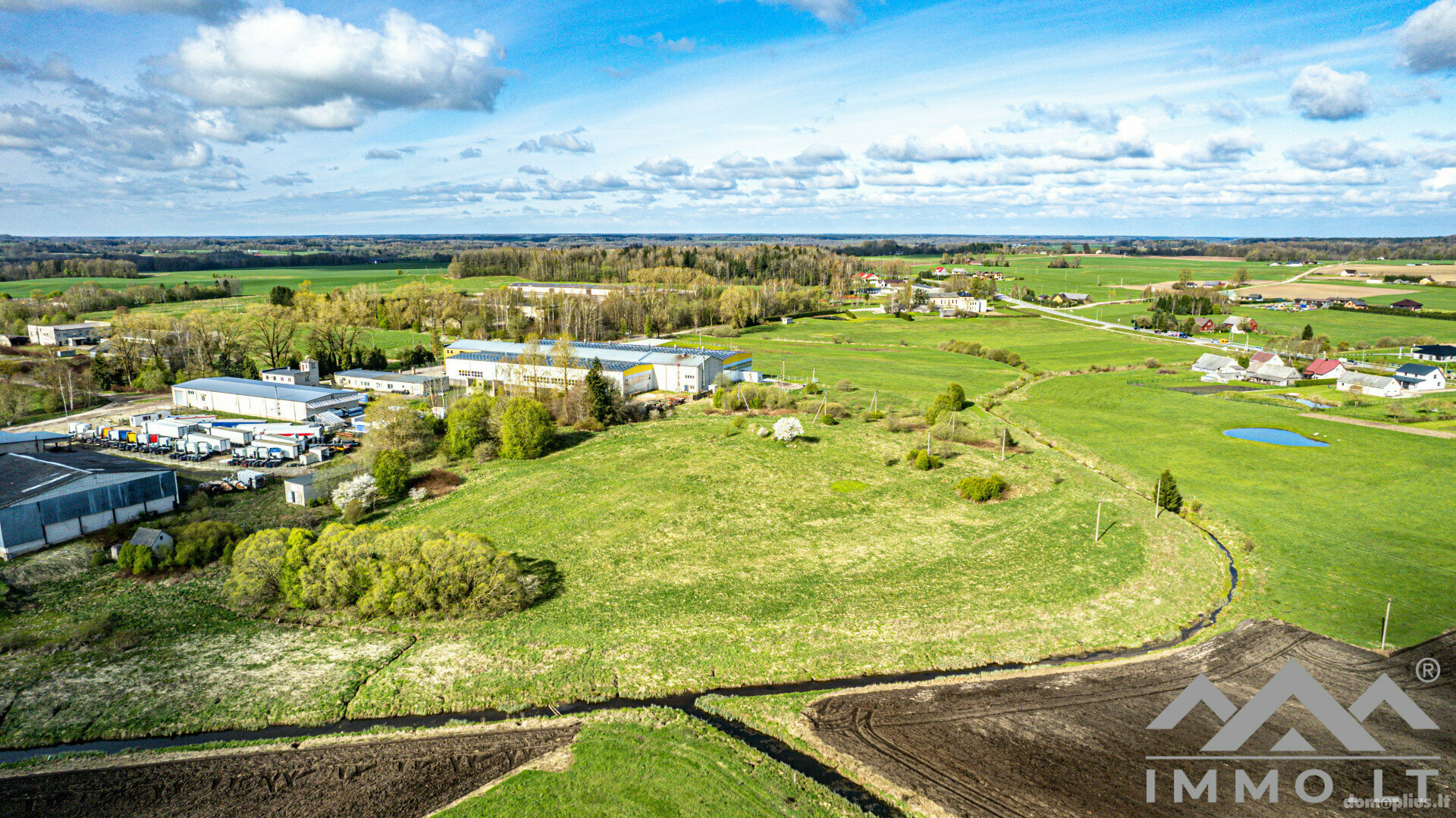 Land for sale Plungės rajono sav., Varkaliuose, Pušies g.