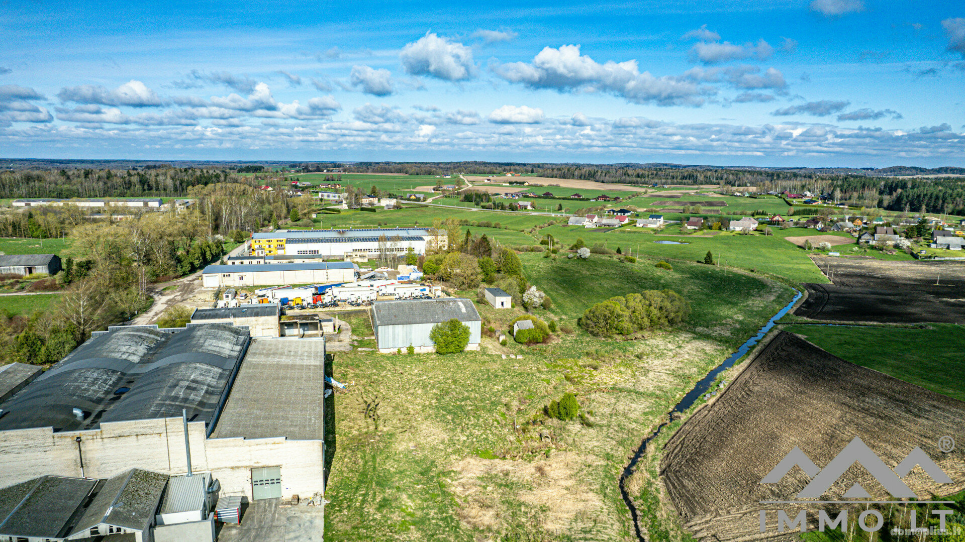 Land for sale Plungės rajono sav., Varkaliuose, Pušies g.