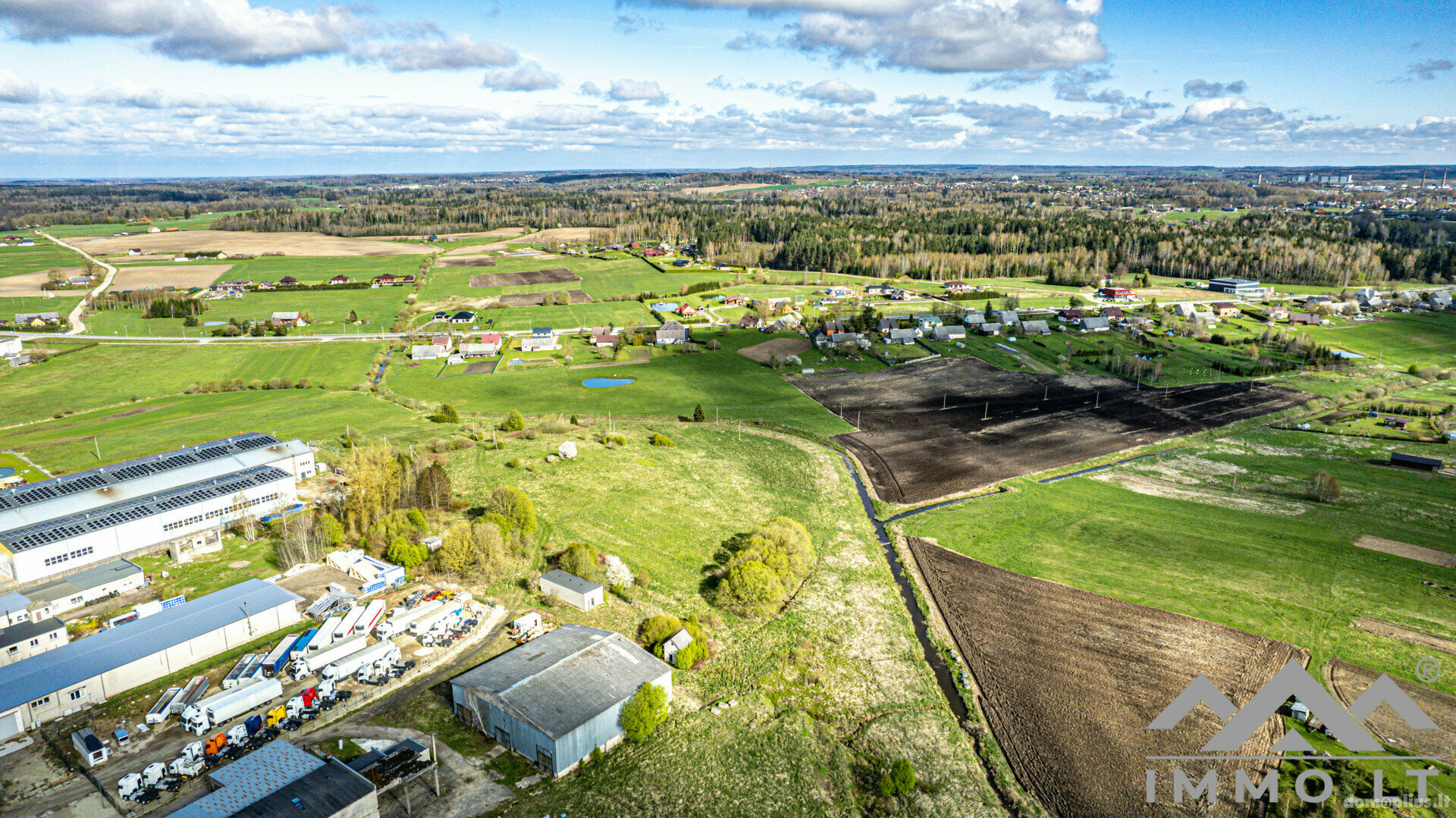 Land for sale Plungės rajono sav., Varkaliuose, Pušies g.