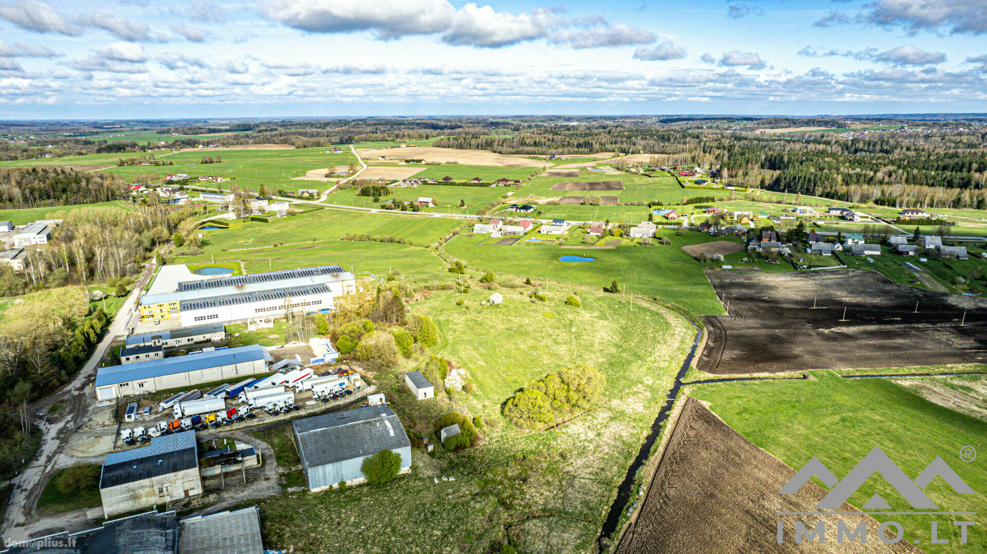 Land for sale Plungės rajono sav., Varkaliuose, Pušies g.