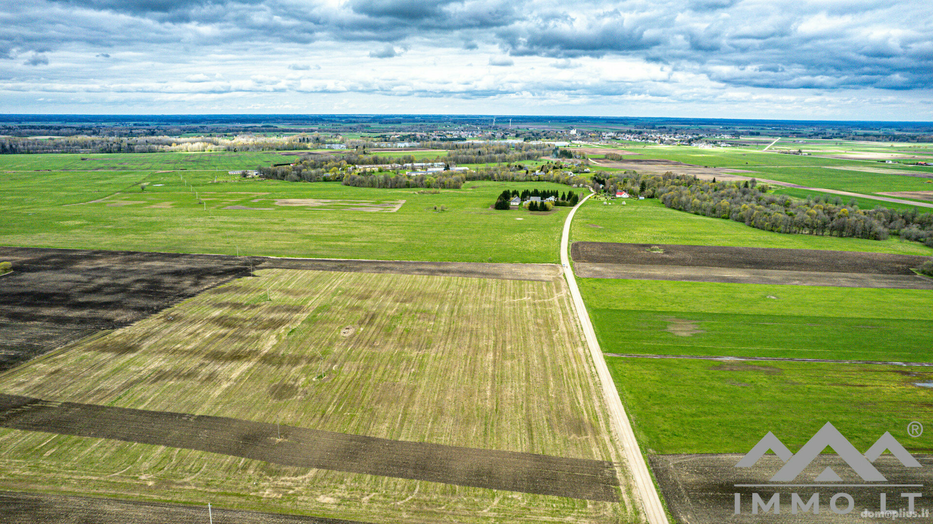 Parduodamas sklypas Skuodo rajono sav., Šerkšniuose, Sakalų g.