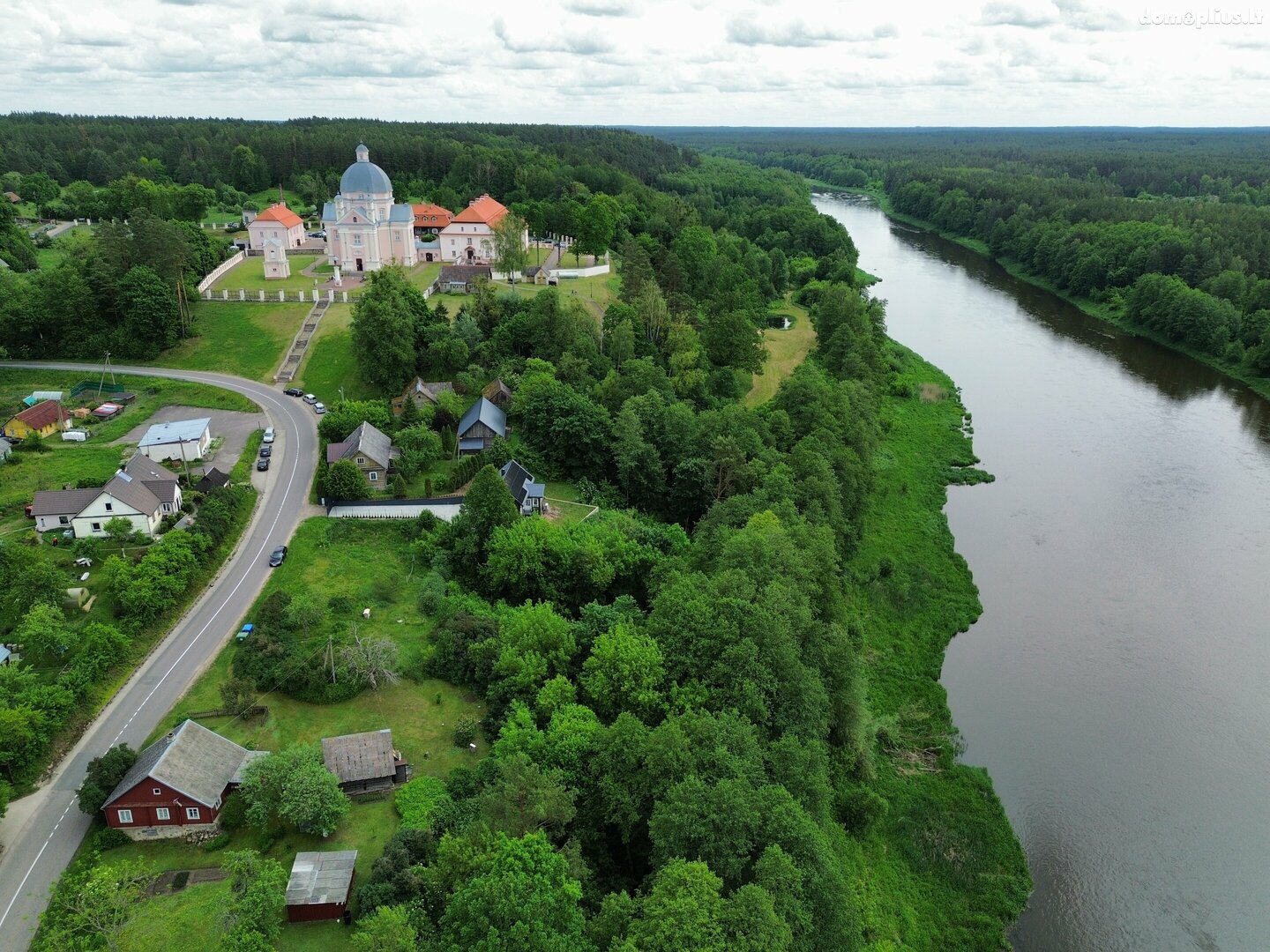 Участок Varėnos rajono sav., Liškiavoje, Švietimo g.