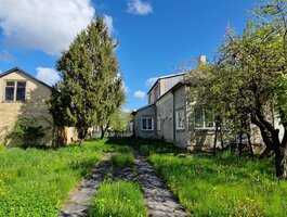 Parduodamas sublokuotas namas Akmenės rajono sav., Naujoji Akmenė, Karpėnų g.
