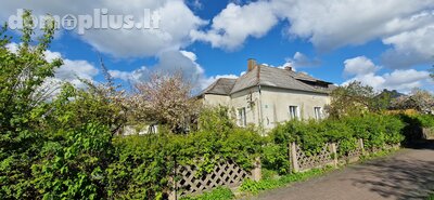 Parduodamas sublokuotas namas Akmenės rajono sav., Naujoji Akmenė, Karpėnų g.
