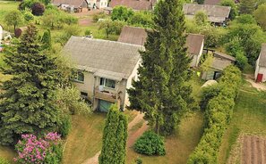 Gyvenamasis namas Radviliškio rajono sav., Pavartyčiuose, Kiemo g.