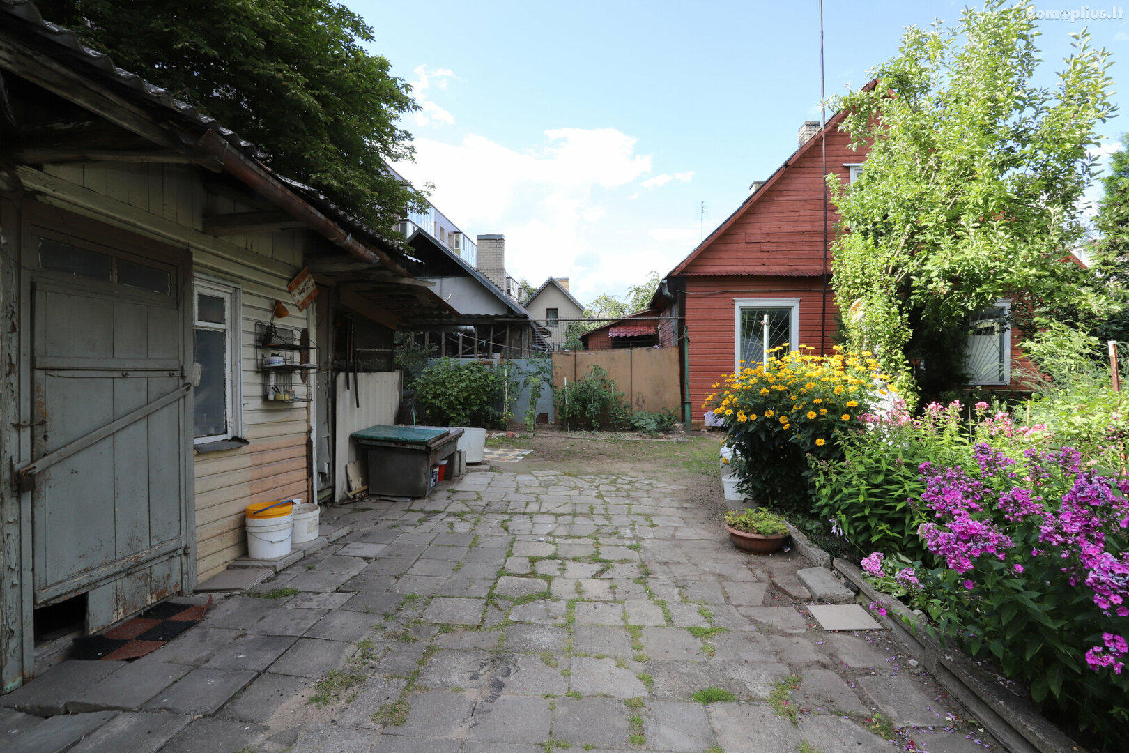 Parduodama gyvenamojo namo dalis Panevėžyje, Centre, J. Basanavičiaus g.
