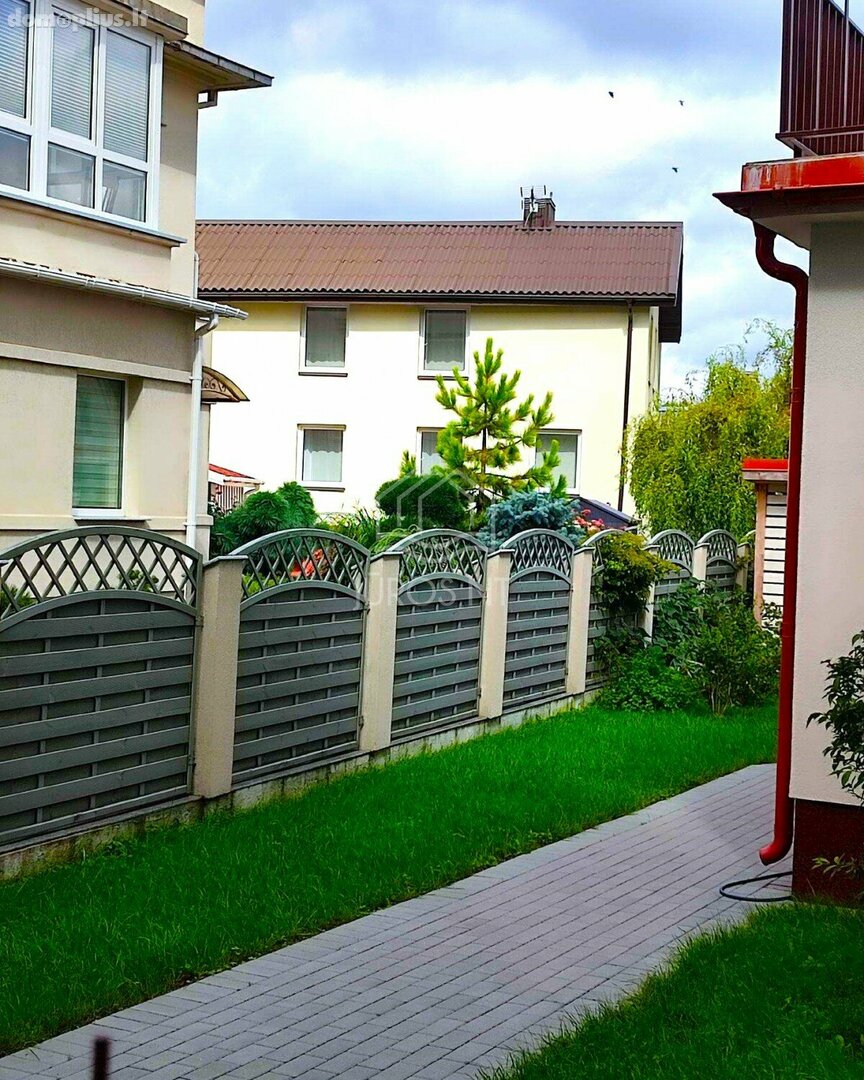 Parduodama gyvenamojo namo dalis Šventojoje, Medžiotojų g.