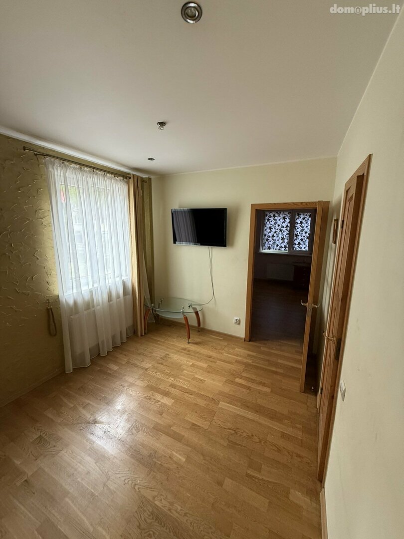 Parduodama gyvenamojo namo dalis Panevėžyje, Centre, Algirdo g.