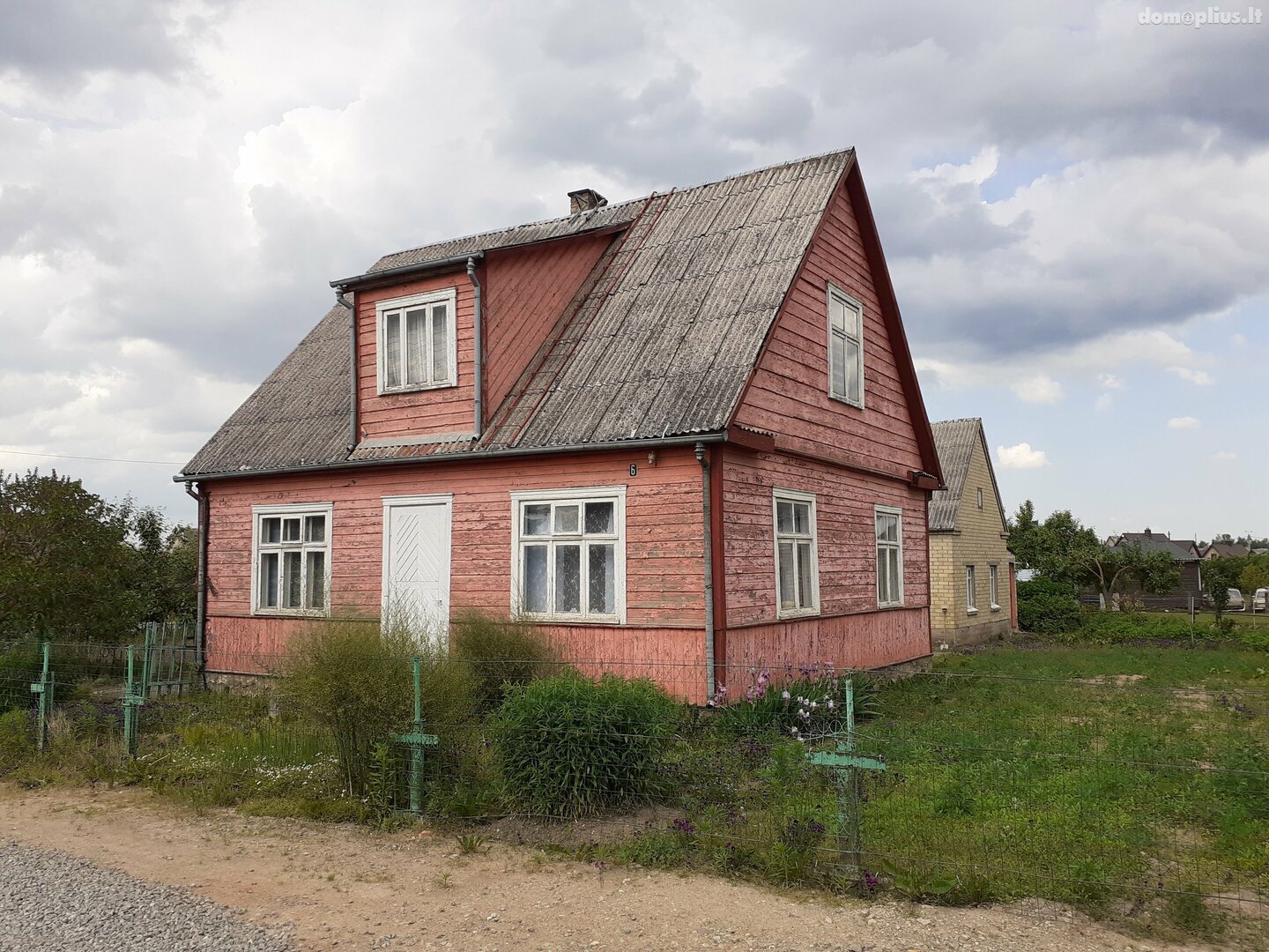 Parduodamas gyvenamasis namas Šiaulių rajono sav., Kuršėnuose, Vaižganto g.