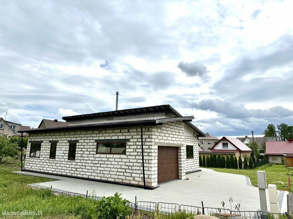 Parduodamas gyvenamasis namas Telšių rajono sav., Telšiuose, Uosių g.