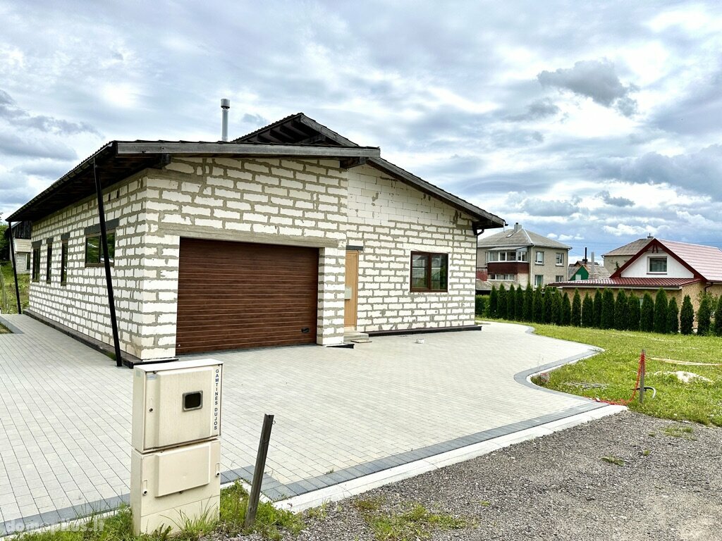 Parduodamas gyvenamasis namas Telšių rajono sav., Telšiuose, Uosių g.