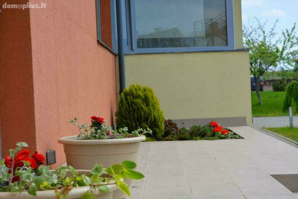 Parduodamas gyvenamasis namas Kauno rajono sav., Giraitėje, Lazdynų g.