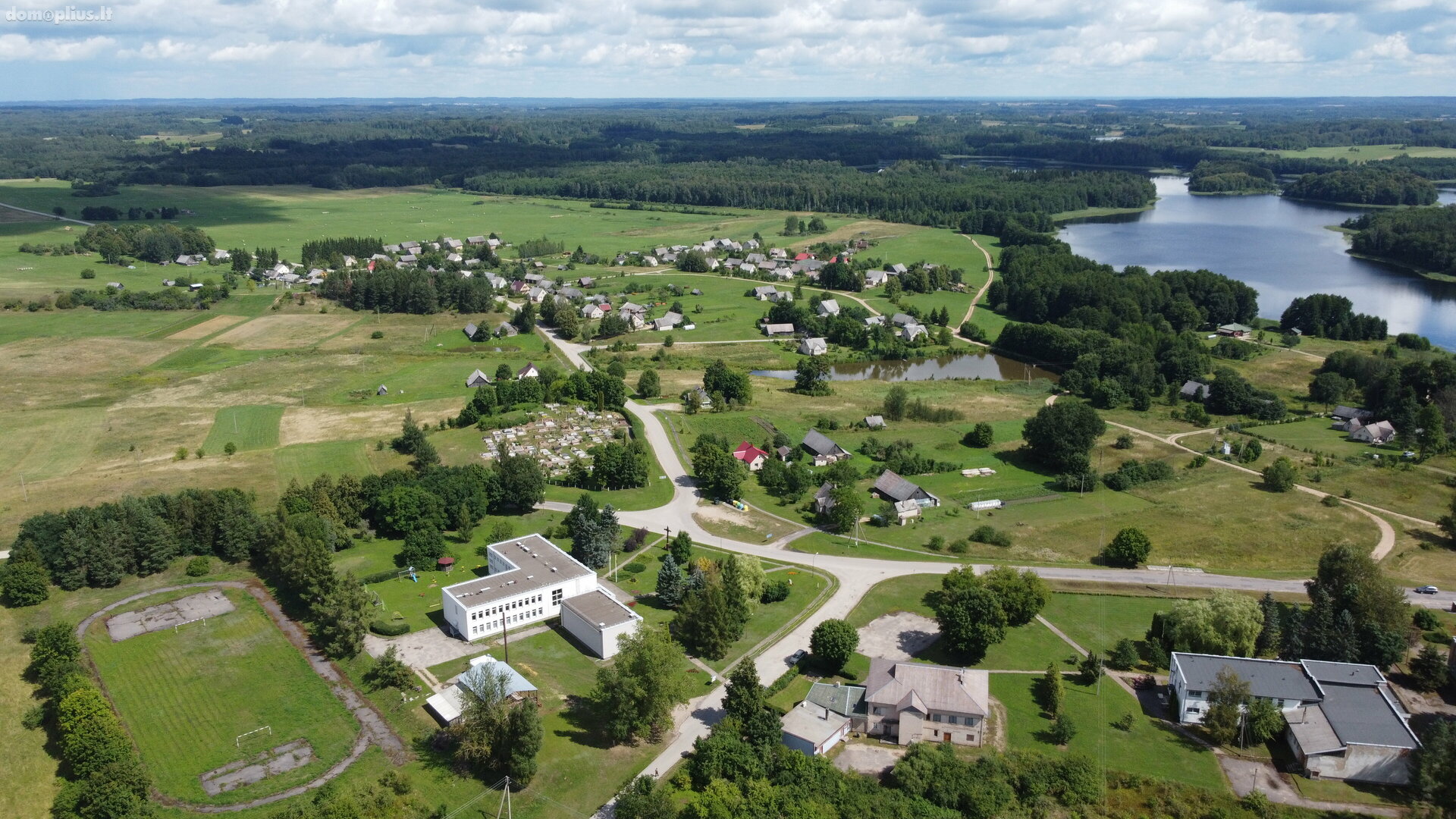 Parduodama sodyba Zarasų rajono sav., Suvieke, Parko g.