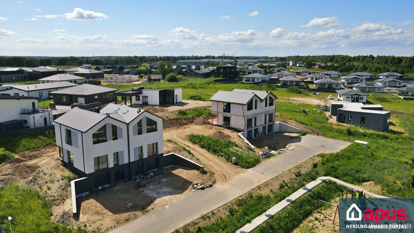 Parduodama gyvenamojo namo dalis Vilniuje, Paneriuose, Kaimynų g.