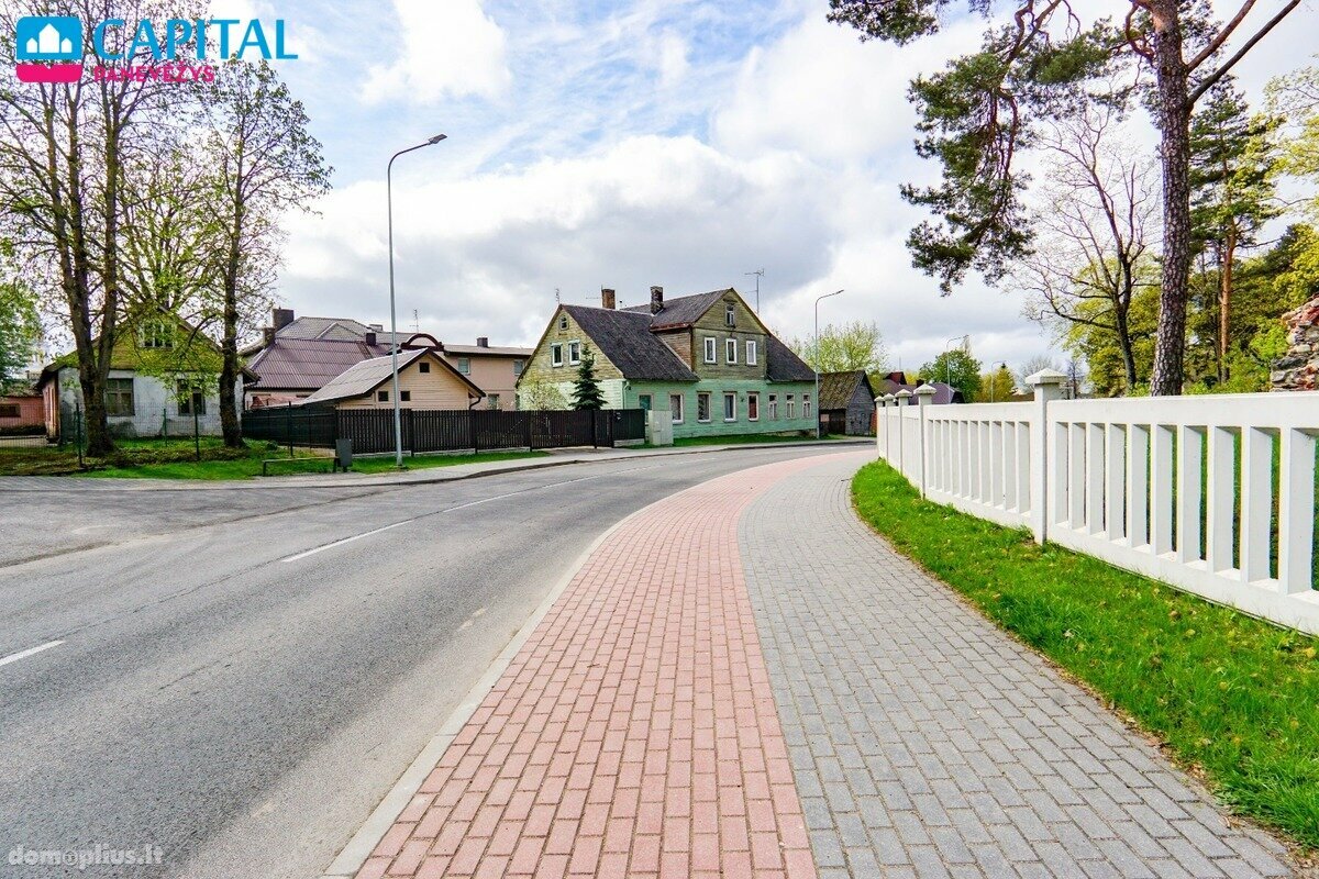Parduodama gyvenamojo namo dalis Panevėžyje, Centre, J. Tilvyčio g.
