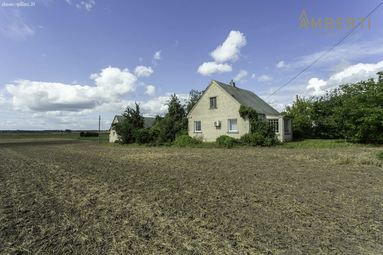 Parduodama sodyba Kelmės rajono sav., Johampolyje, Sodų g.