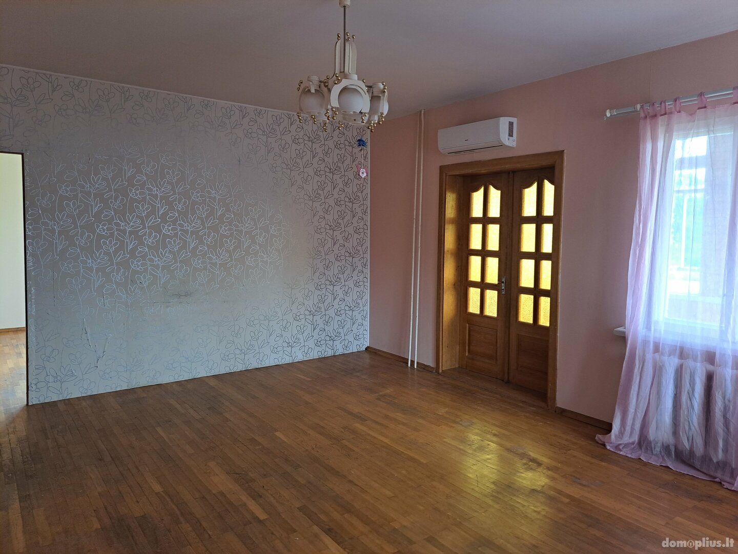 Parduodamas gyvenamasis namas Utenos rajono sav., Utenoje, Žibuoklių g.