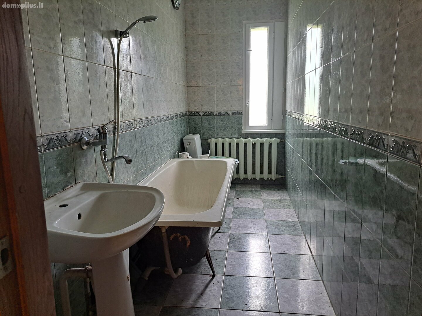 Parduodamas gyvenamasis namas Utenos rajono sav., Utenoje, Žibuoklių g.