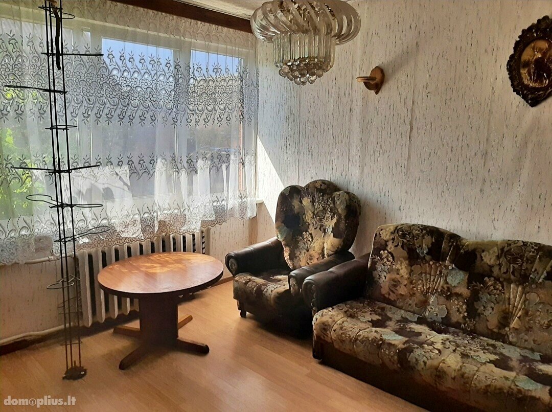 Parduodamas gyvenamasis namas Pakruojo rajono sav., Pakruojyje, Rožių g.
